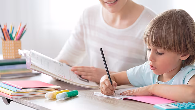 Im LOS erhalten Kinder, die von einer Legasthenie betroffen sind, eine individuelle Unterstützung durch ausgebildete Pädagogen.