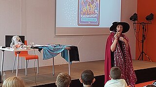Autorenlesung mit Frau Esther Kuhn Autorenlesung mit Frau Esther Kuhn