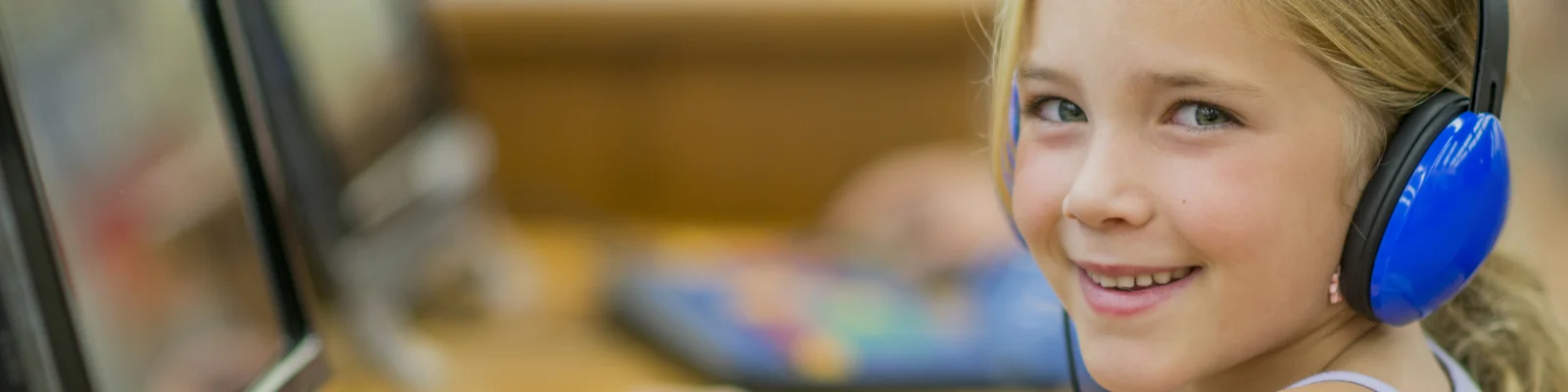 Junge Menschen mit Problemen im Lesen und Schreiben benötigen eine besondere Unterstützung. Junge Menschen mit Problemen im Lesen und Schreiben benötigen eine besondere Unterstützung.