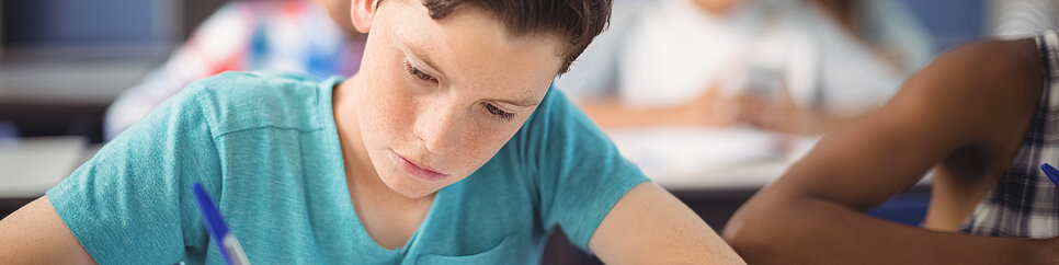 Kinder mit Legasthenie sind in der Schule häufig überfordert.