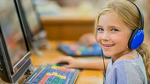 Online lernen in Deutsch und Englisch können Kinder im LOS vor Ort. Online lernen in Deutsch und Englisch können Kinder im LOS vor Ort.