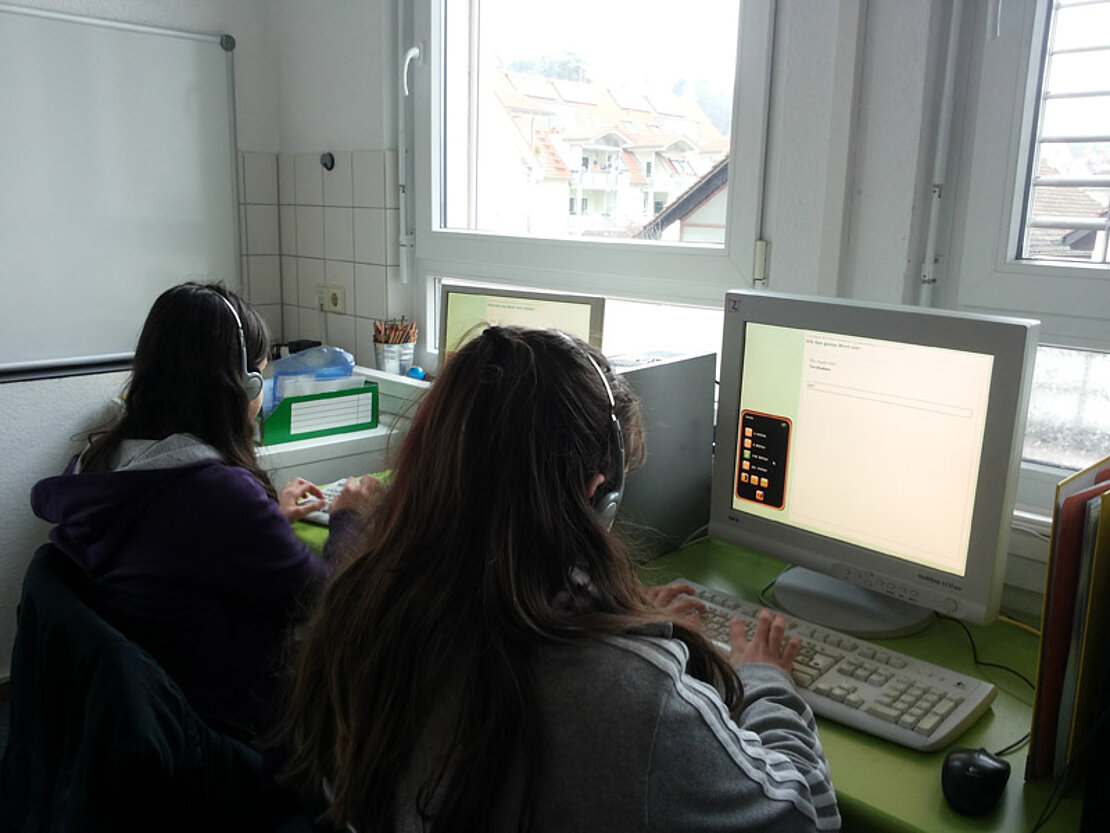 Schüler arbeiten am PC im LOS Emmendingen