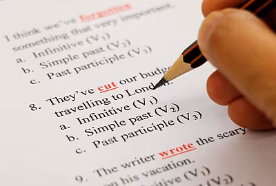 Bei Problemen in Englisch sollten Eltern eine spezifische Förderung der Nachhilfe vorziehen. Bei Problemen in Englisch sollten Eltern eine spezifische Förderung der Nachhilfe vorziehen.