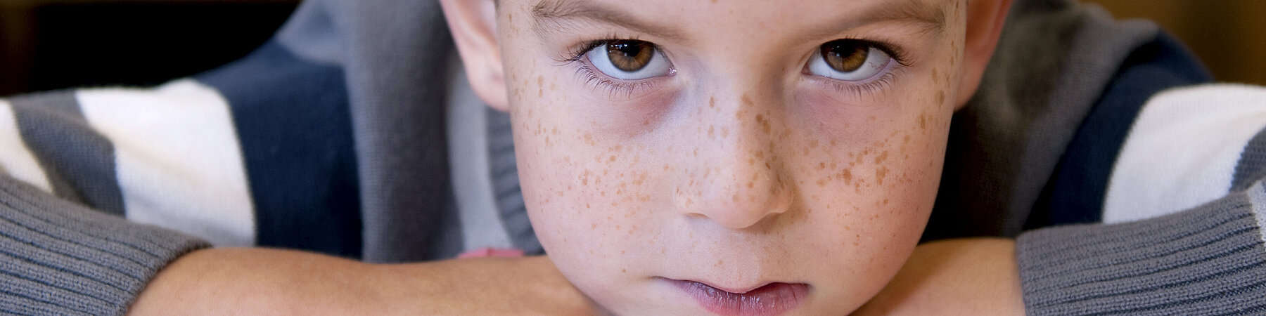 Beim Förderunterricht im LOS werden Kinder individuell von ausgebildeten Pädagogen begleitet.