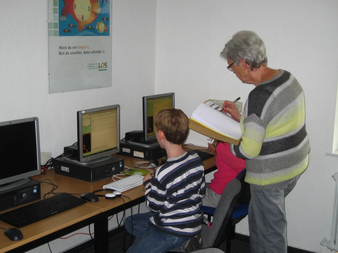 Unterricht im Computerraum des LOS Landau Unterricht im Computerraum des LOS Landau