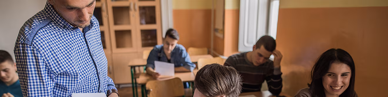 LRS in der Schule: Mit einer sinnvollen Förderung helfen Eltern ihrem Kind.