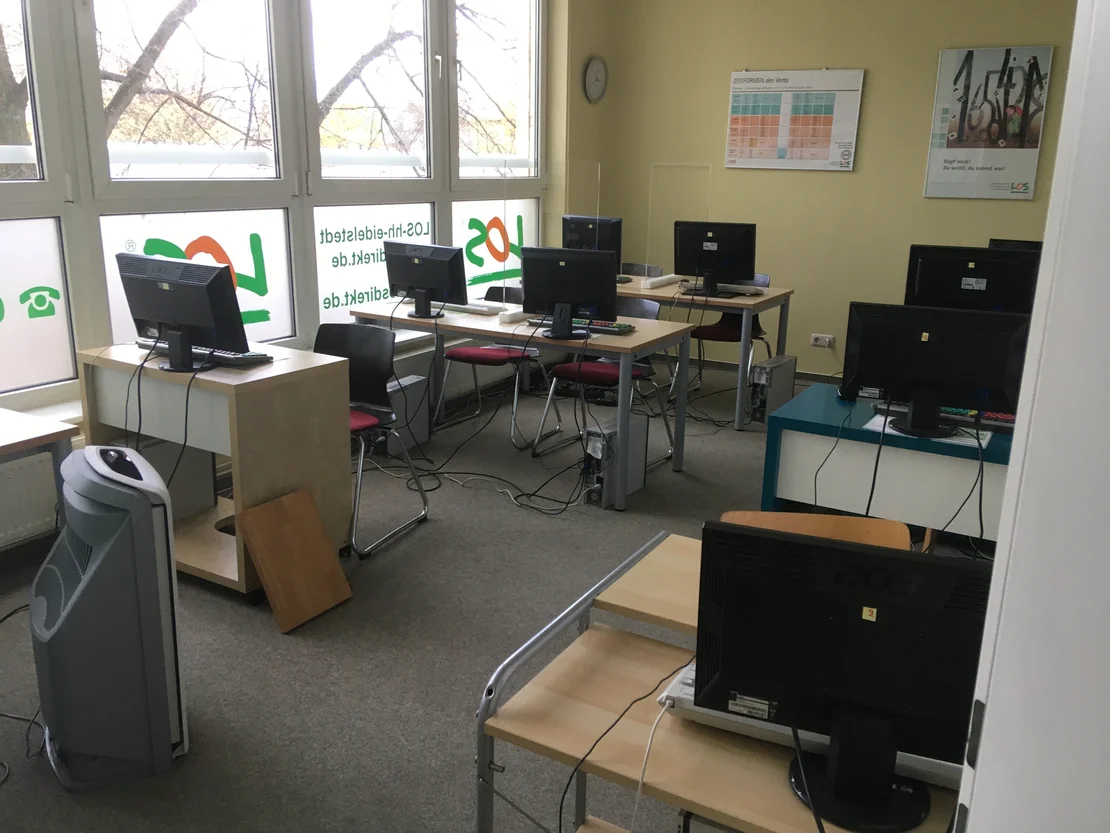 01 PC-Raum des LOS Hamburg-West 01 PC-Raum des LOS Hamburg-West