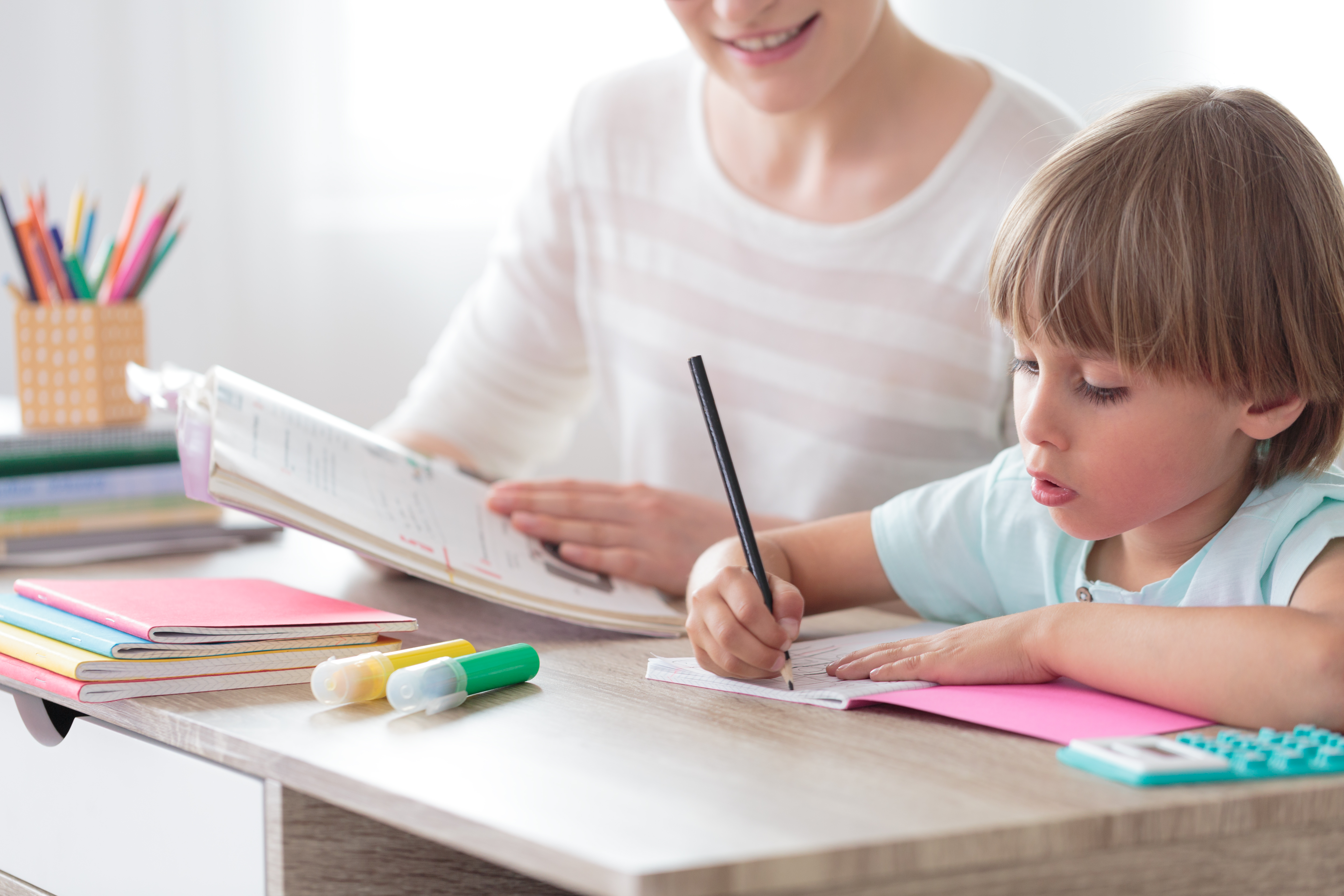 Im LOS erhalten Kinder, die von einer Legasthenie betroffen sind, eine individuelle Unterstützung durch ausgebildete Pädagogen. Im LOS erhalten Kinder, die von einer Legasthenie betroffen sind, eine individuelle Unterstützung durch ausgebildete Pädagogen.